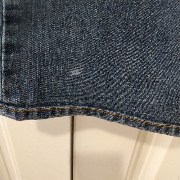 10 Gap bootcut mid wash jeans whisker detail - Picture 3 of 7